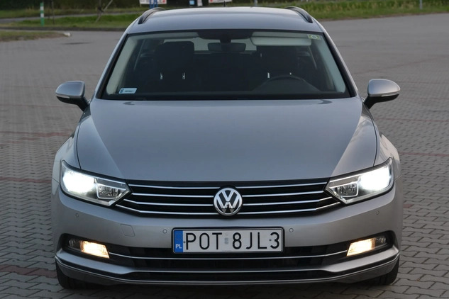 Volkswagen Passat cena 49999 przebieg: 240000, rok produkcji 2016 z Kępno małe 92